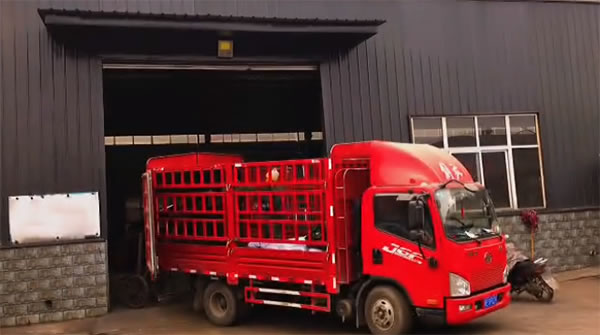 鐵粉裝車及噸袋現場